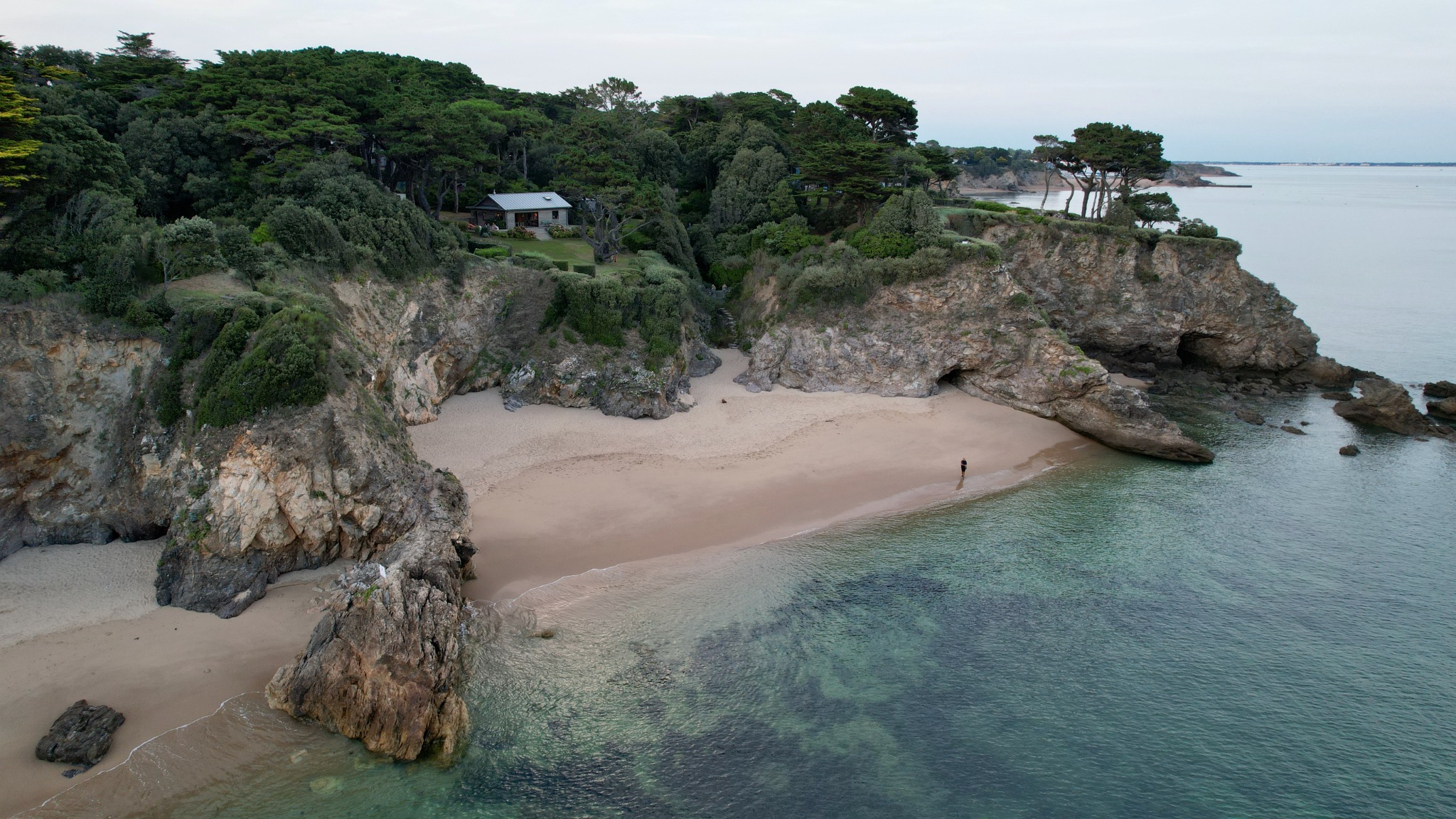 La crique accessible depuis le jardin de La Cana